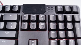 Die »Druck«-, »Rollen«- und »Pause«-Tasten sind für das beleuchtete Bloody-Logo und die Status-LEDs an den rechten Rand der Tastatur gerutschst.