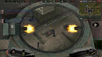 Battlefield 1942Zu zweit in der B-17: Einer bombt, der andere ballert.