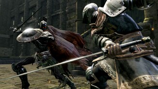 Dark Souls: RemasteredSelbst einfach Untote können uns das Leben kosten, wenn wir nicht ständig hochkonzentriert spielen.