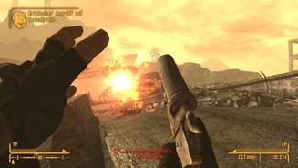 Fallout: New Vegas - Lonesome RoadDie Leuchtmunition schadet der Todeskralle zwar kaum, lässt sie aber brennend in Panik davonlaufen.