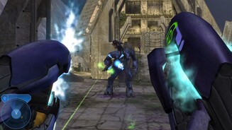 Halo 2 (2007)Schwache Grafik, schwerfällige Maus- und Tastatursteuerung, exklusive Veröffentlichung für das allseits unbeliebte Windows Vista: Bei der PC-Umsetzung von Halo 2 läuft einiges schief. Noch dazu hatte Microsoft ursprünglich versprochen, den Shooter wesentlich zu verschönern – doch daraus wurde nichts. Natürlich gab es schon schlechtere Portierungen, mehr Mühe hätte sich Microsoft bei dieser Prestigeserie aber schon geben können. Pardon: müssen.