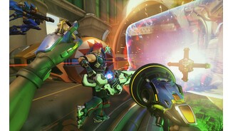 OverwatchDer Supporter Lucio heilt alle befreundeten Helden in der Nähe, teilt mit seiner Schallwellenkanone aber auch ordentlich aus.