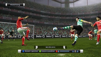 Pro Evolution Soccer 2012 Die portugiesische Liga ist jetzt auch dabei. Hier treffen im wunderschönen Estádio da Luz die Lissaboner Ortsrivalen Benfica und Sporting aufeinander. Zudem ist die spanische Liga nun wieder voll lizensiert.