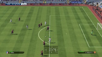 Pro Evolution Soccer 2015Pässe in den Lauf sind sehr effektiv und lassen sich wunderbar genau timen.