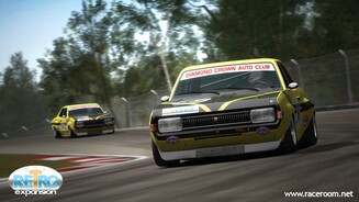 Race 07Die Download-Erweiterung (DLC) »Retro Pack« für das Rennspiel Race 07 liefert acht neue Fahrzeuge aus den Jahren 1968 bis 1974 und zwei zusätzliche Rennstrecken (unter anderem eine Hillclimb-Strecke in den Alpen).