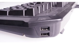 USB-Geräte lassen sich ebenfalls über einen HUB an der Ryos mit dem PC verbinden, unterstützt wird der USB 2.0-Standard.