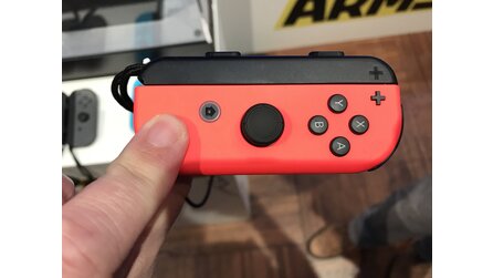 Nintendo Switch - Joy-Con, Grip und Pro Controller