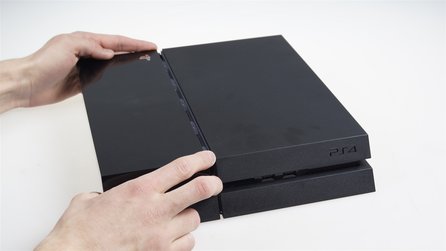 Sony Playstation 4 Festplatte tauschen - Bilder