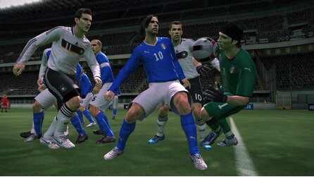 Pro Evolution Soccer 2010 im Test - PES 2010-Test: Schöner und realistischer als Fifa 10