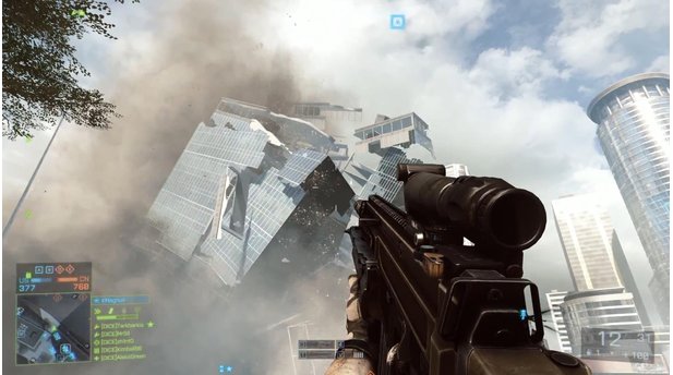 Battlefield 4 lässt die Muskeln spielen: Im Mehrspieler bricht ein kompletter Wolkenkratzer spektakulär in sich zusammen.