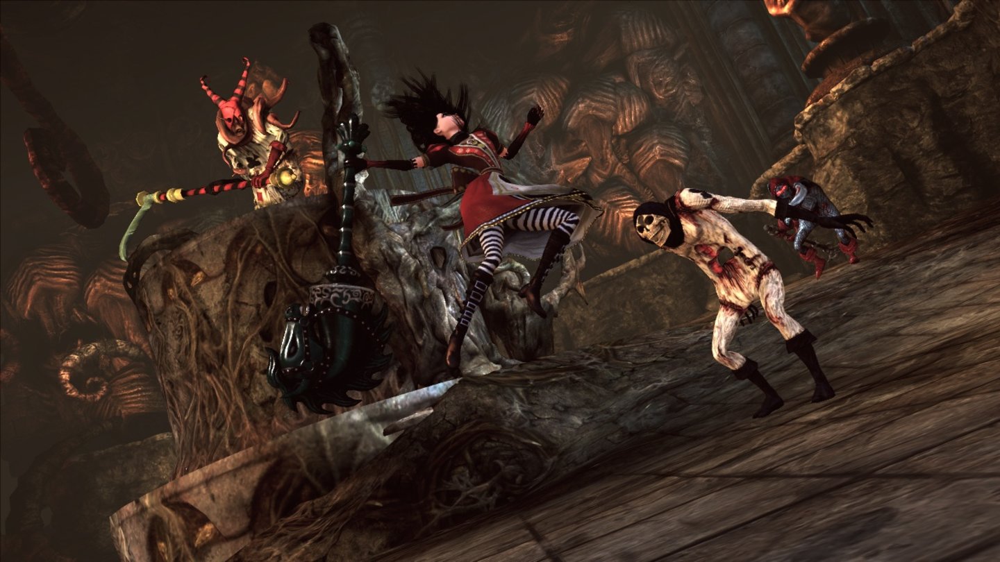 Alice: Madness ReturnsDas Kampfsystem ähnelt - wie eigentlich bei fast jedem neuen Actionspiel - God of War.