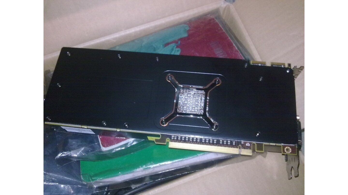 AMD Radeon HD 6970 Referenzkarte