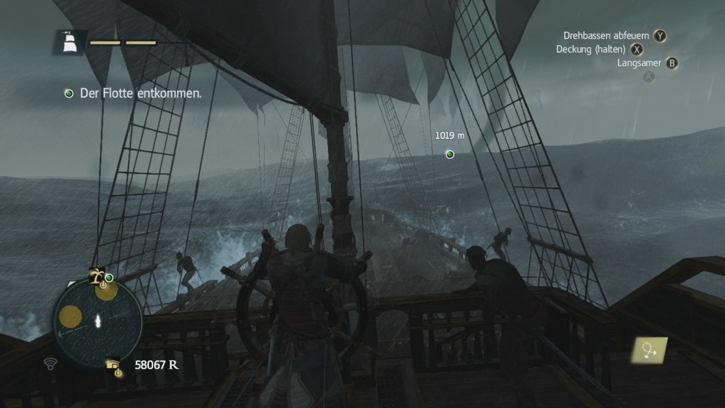 Assassin's Creed 4: Black Flag (360)
Das schlechte Wetter sieht auch auf der Xbox richtig gut aus. Wie in der Next-Gen-Version weichen wir Windhosen aus, während wir auf den hohen Wellengang achten müssen.