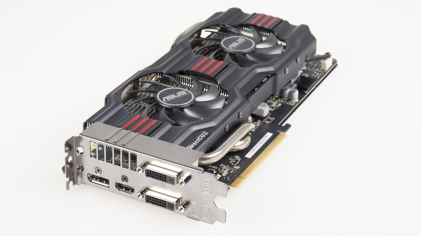 Asus verpasst der Geforce GTX 770 DirectCU II OC nicht nur einen verbesserten Kühler, sonder überarbeitet auch das PCB und die darauf verbauten Komponenten.