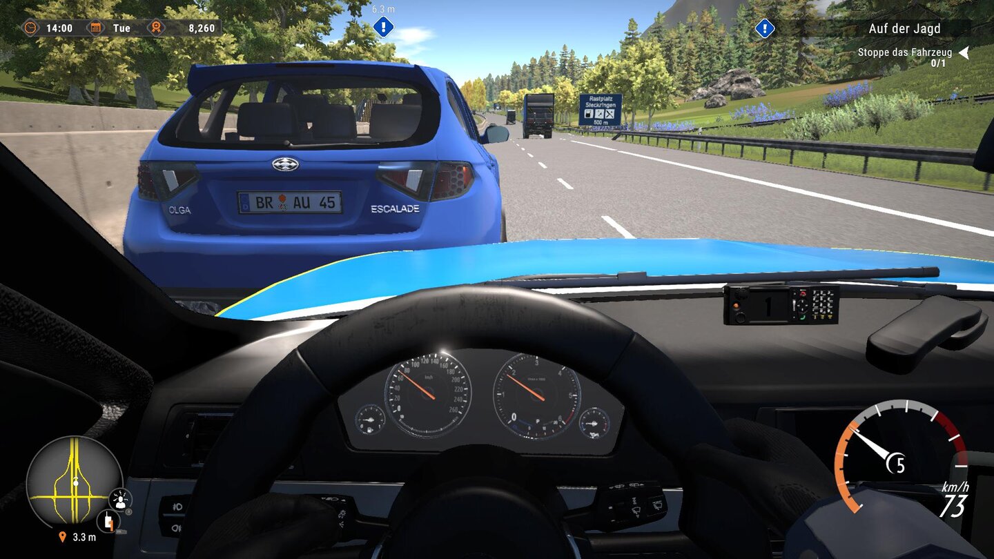 Autobahnpolizei Simulator 2Die Zentrale berichtet von einem Wagen, der Einschusslöcher hat. Was steckt dahinter? Es kommt zur Verfolgungsjagd auf der Autobahn.