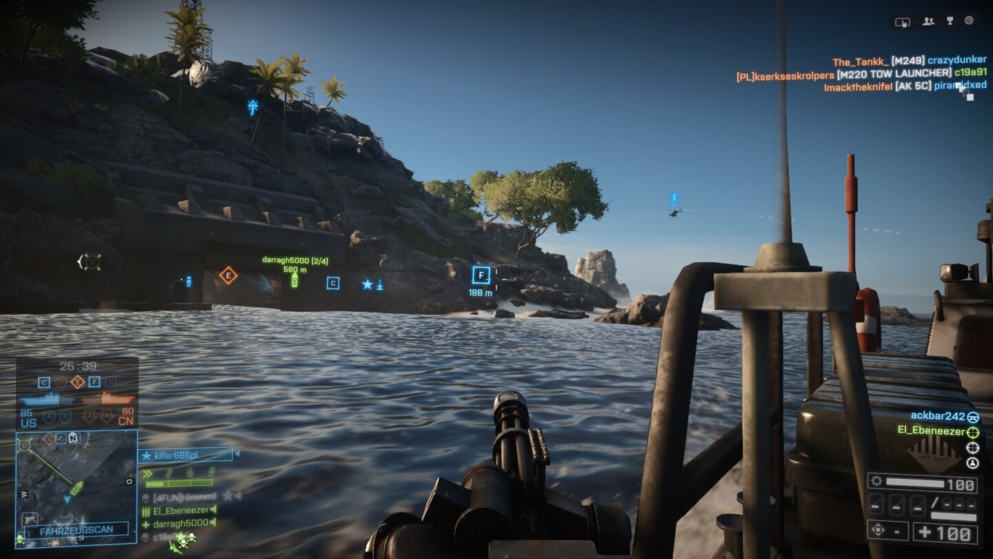 Battlefield 4 - Naval StrikeEin Blick auf den Berg in »Wellenbrecher«. Das Tor links führt zum Dock, doch auch an den Außenseiten des Felsens gibt es kleinere Basen.