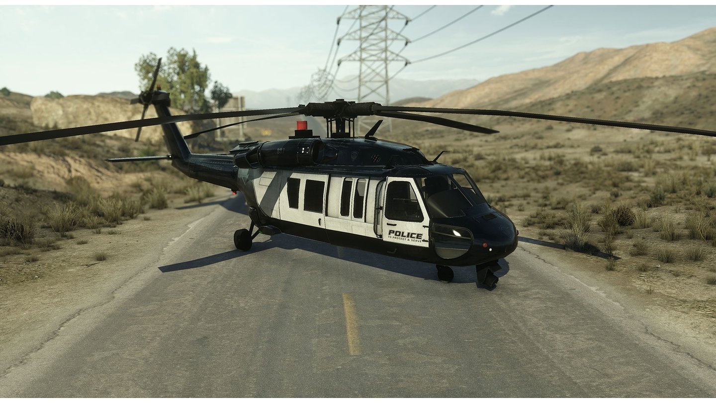 Transport-Helikopter - Für die Bodenunterstützung entwickeltes Luftfahrzeug mit hoher Kapazität. Verfügt über montierte Waffen und einfahrbare Türen auf beiden Seiten des Rumpfs. Leichte Panzerung bietet mäßigen Schutz gegen leichte Waffen. Kugelsicheres Glas beschützt die Agents in der Kabine.