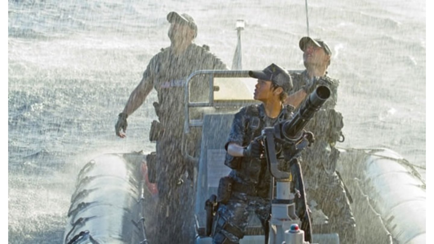 BattleshipDie Marines können kaum glauben, was da vor ihnen aus dem Wasser ragt.