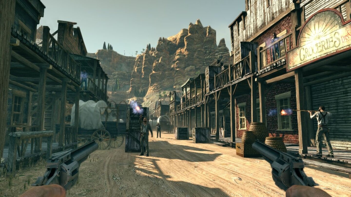Call of Juarez: Bound in Blood - MultiplayerAuf der Karte Nogales dient eine langgezogene Straße als Schauplatz für die meisten Gefechte. Vor allem die Weitsicht sorgt hier für Atmosphäre.