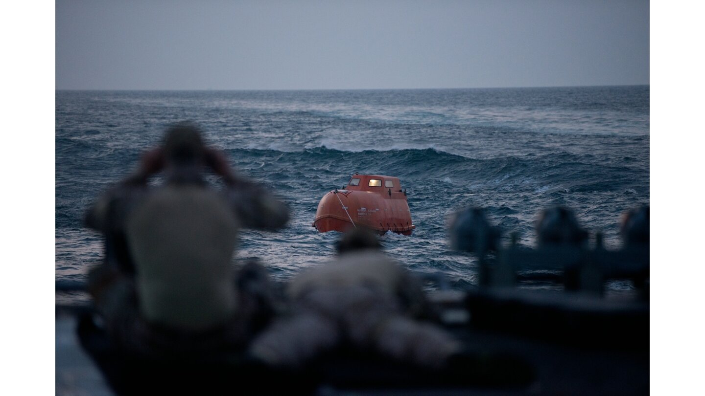Captain PhillipsPhillips und seine Entführer sind in einem kleinen Rettungsboot unterwegs zur somalischen Küste