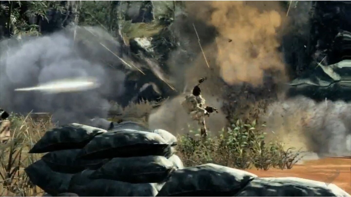 Black Ops scheint noch einmal eine Stufe brutaler zu werden als World at War: Der Mann auf dem Bild verliert während einer Explosion ein Bein.