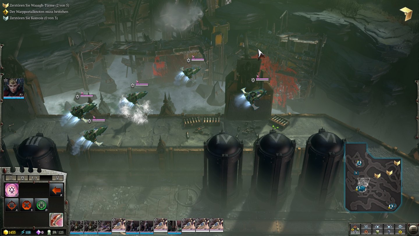 Warhammer 40.000: Dawn of War 3Fies: Hovercrafts können über Mauern und Abgründe schweben, um an unerwarteter Stelle zuzuschlagen.
