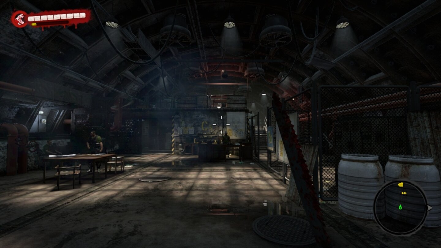 Dead Island: Bloodbath ArenaDie Arenalobby ist zweckmäßig: Eine alte Lagerhalle mit Werkbank, Händler und Lagertruhe, dazu ein paar Soldaten die ihre immer gleichen Sprüche ablassen.