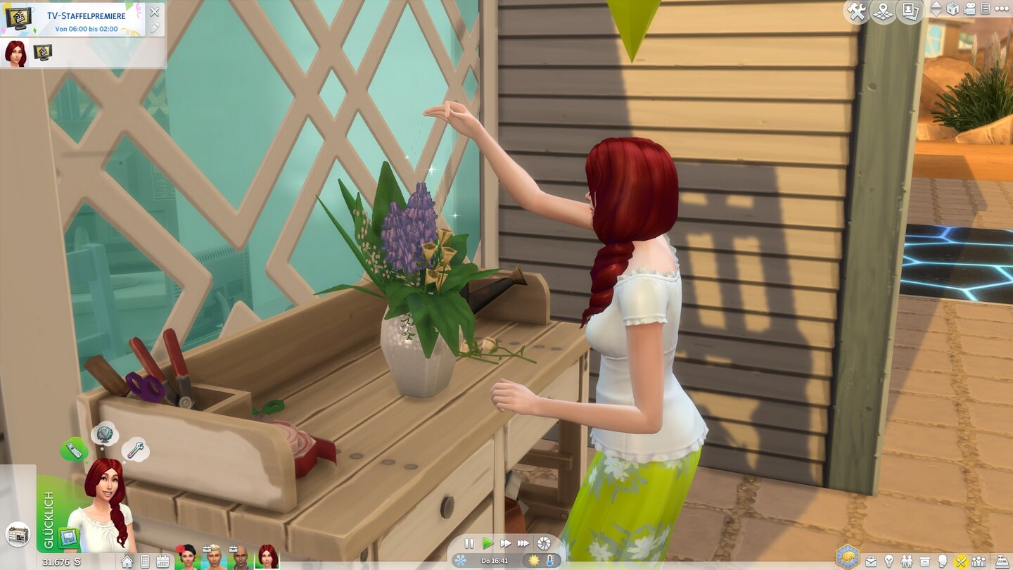 Die Sims 4: JahreszeitenMit der neuen Fähigkeit Blumenbinden erschaffen eure Sims schöne Gestecke.