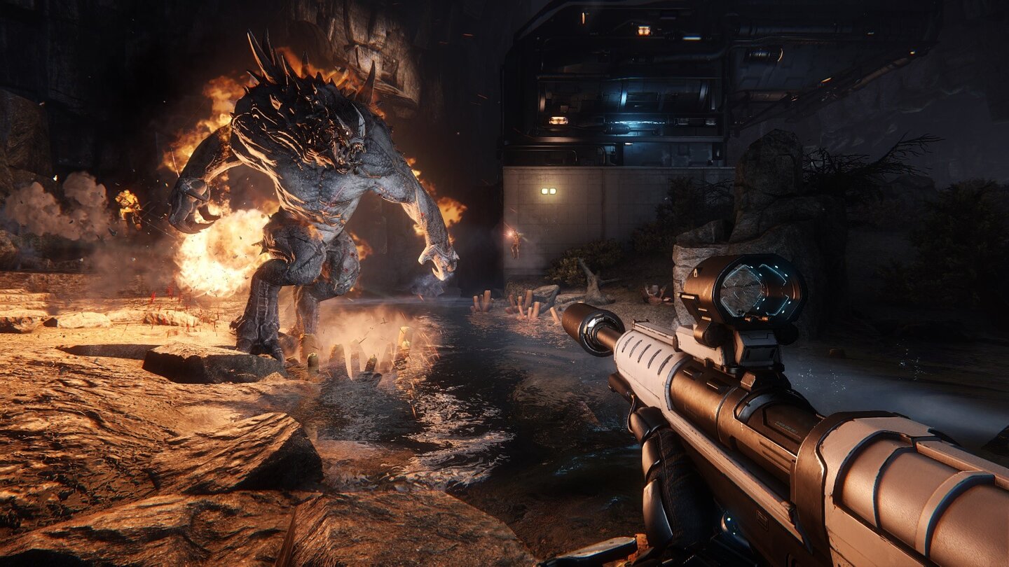 Evolve
Assaultkämpfer Hyde hat das Monster mit seinem Flammenwerfer aus dem Versteck gescheucht, wir zücken das Scharfschützengewehr.