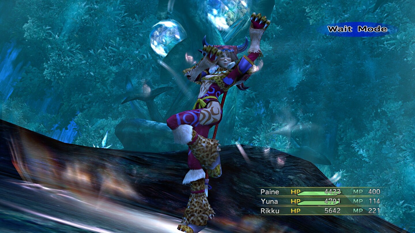Final Fantasy X /X2 HD RemasterManche Attacken sind nur mit besonderen Kostümen möglich.