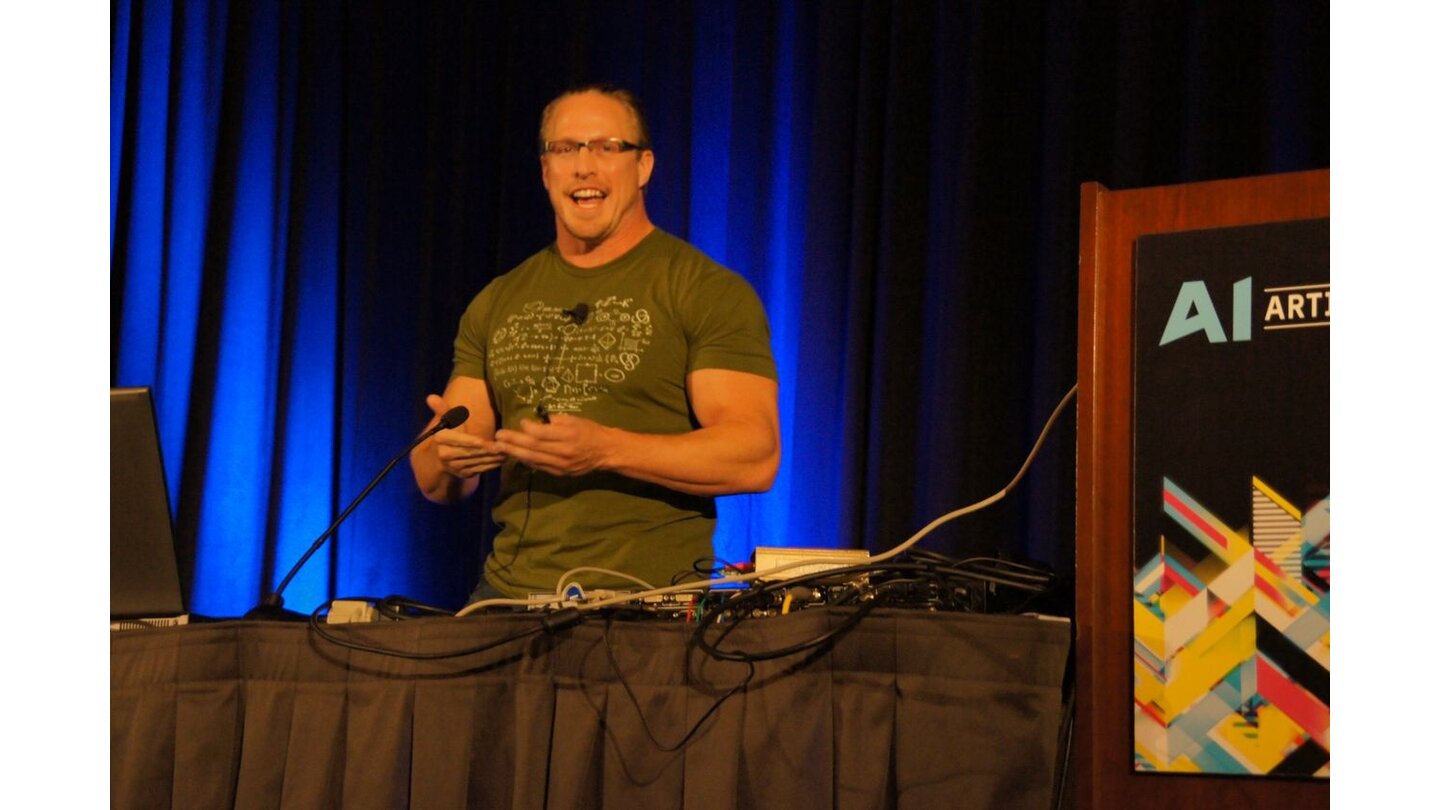 GDC 2011 DesignerDieser Mann ist nicht etwa professioneller Bodybuilder, sondern Mathematiker. Brian Schwab ist bei Blizzard unter anderem für die Künstliche Intelligenz von Starcraft 2 zuständig.