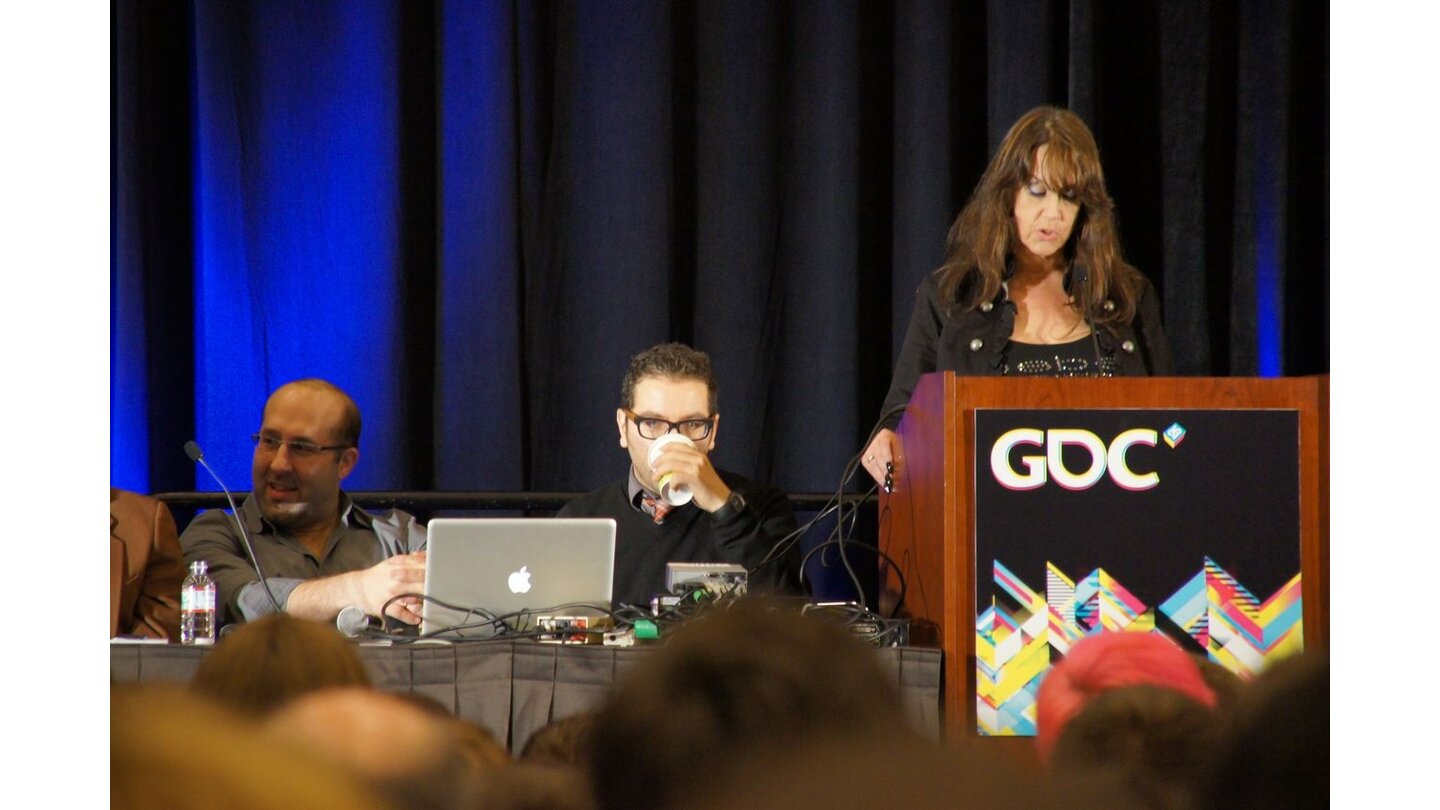 GDC 2011 DesignerVeteranen kennen Brenda Brathwaite noch als die Frau hinter Wizardry. Mittlerweile hat sie gemeinsam mit John Romero die Social Game-Firma Loot Drop gegründet. Hier auf dem Social Game Developers Rant beschwert sie sich über mangelnde Akzeptanz von Facebook-Spielen bei „echten“ Spieleentwicklern.