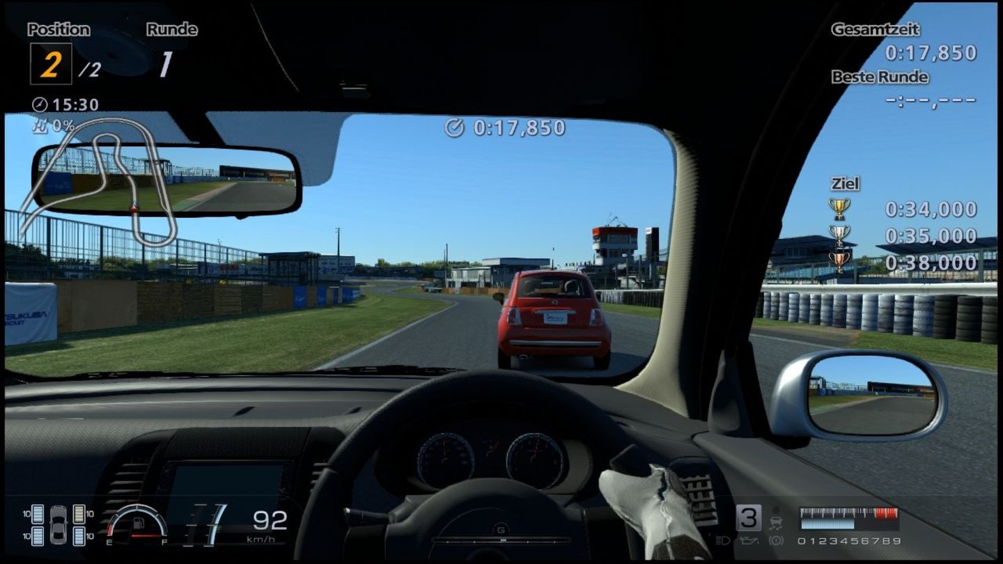 Gran Turismo 6Die Unterscheidung von Premium- und Standard-Autos merkt man hauptsächlich in den Cockpitperspektiven. Manche Armaturen sind detaillierter als andere.