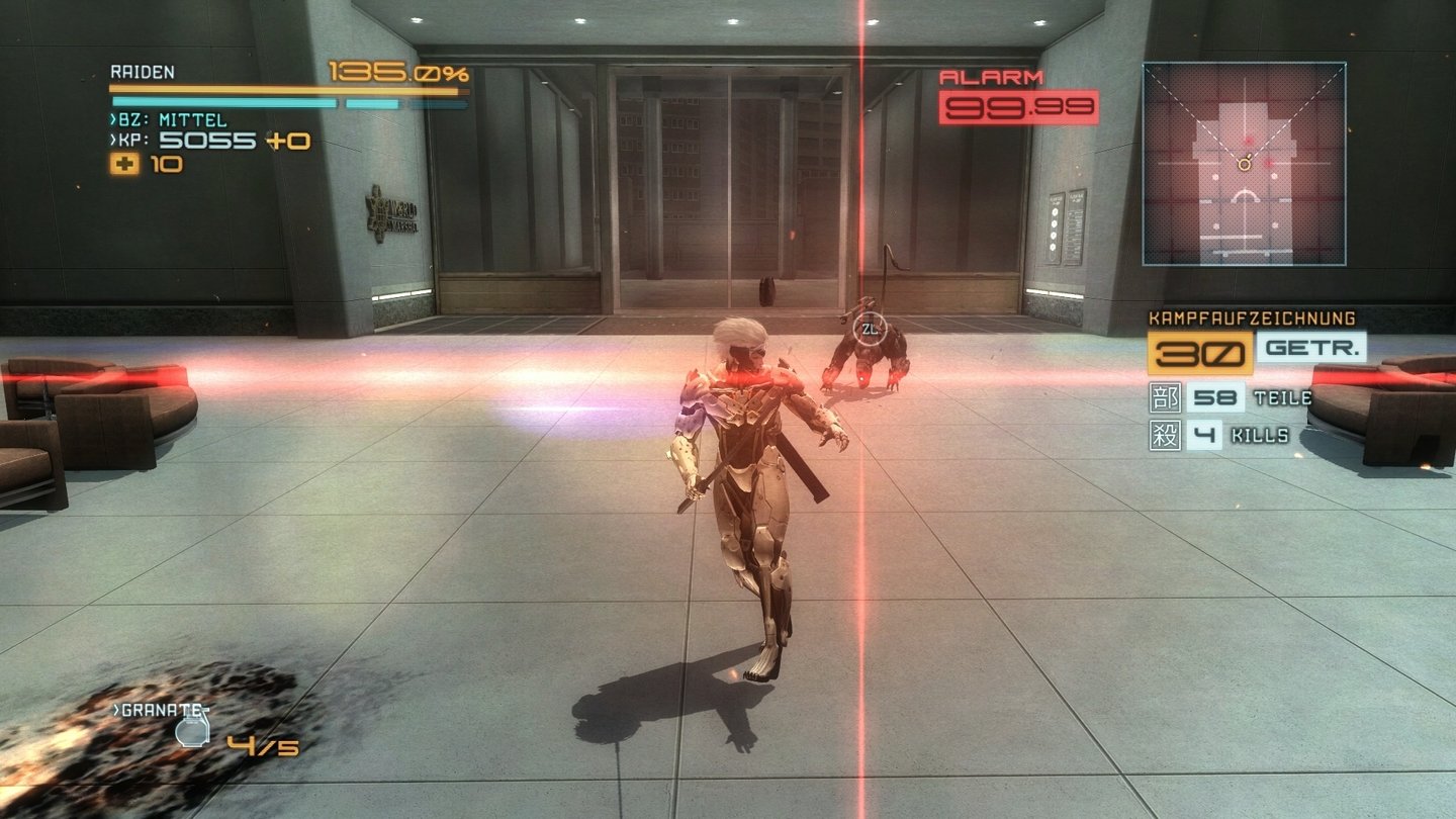 Metal Gear Rising: RevengeanceDas rote Leuchten verrät uns: Gleich greift uns dieser Gegner an und wir können diesen Angriff abwehren.