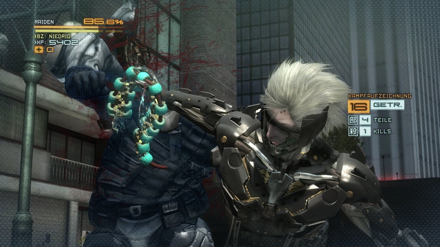 Metal Gear Rising: RevengeanceNun genügt ein Tastendruck und Raiden greift sich, gern begleitet von einem kunstvollen Sprung, den Energiekern aus den Eingeweiden seines Cyborg-Gegners.