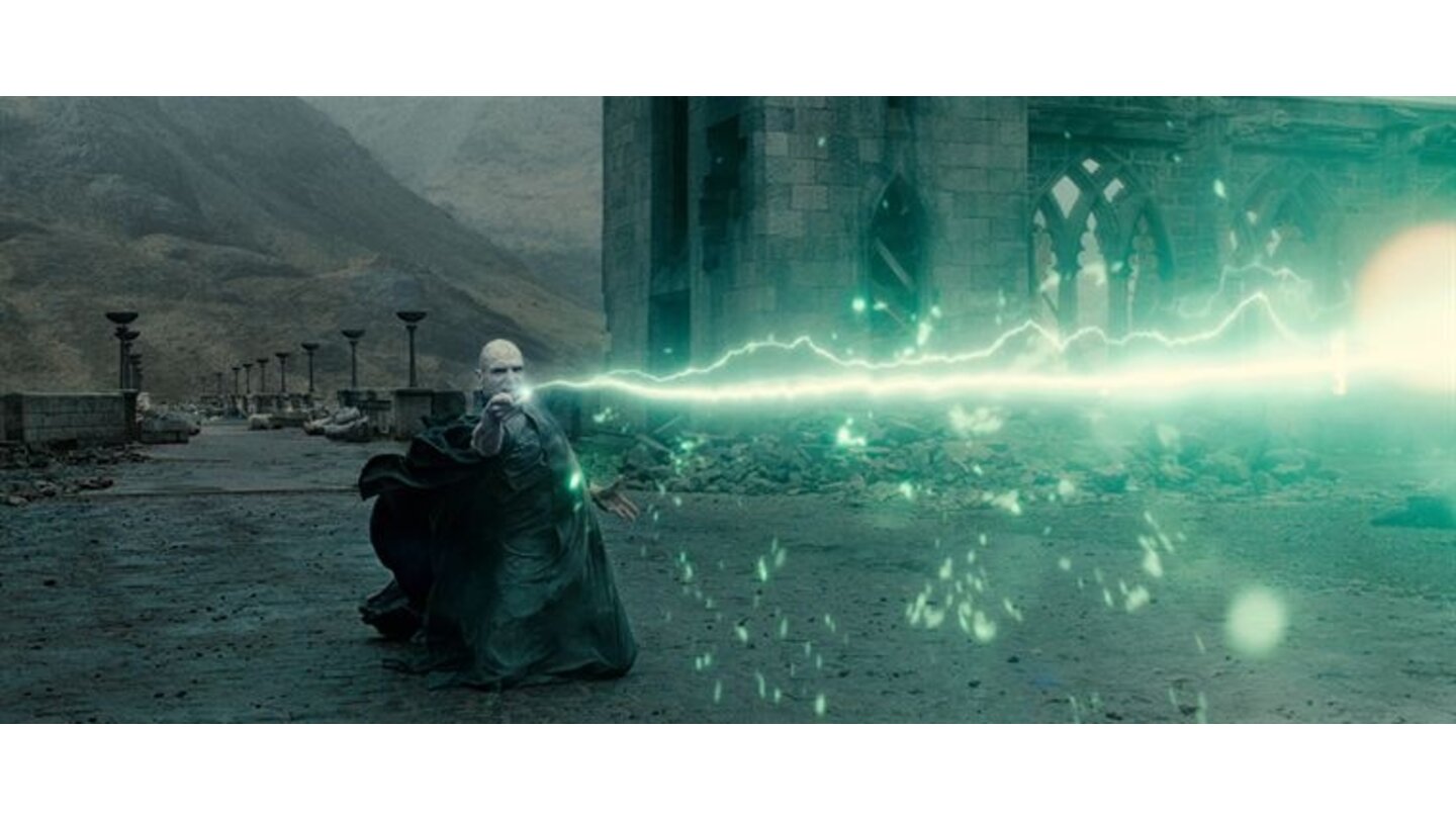 Harry Potter und die Heiligtümer des Todes 2Für die DVD-Veröffentlichung versprach Yates bereits jede Menge Bonus-Szenen aus dem letzten Potter-Film. (Warner Bros. Pictures Germany)