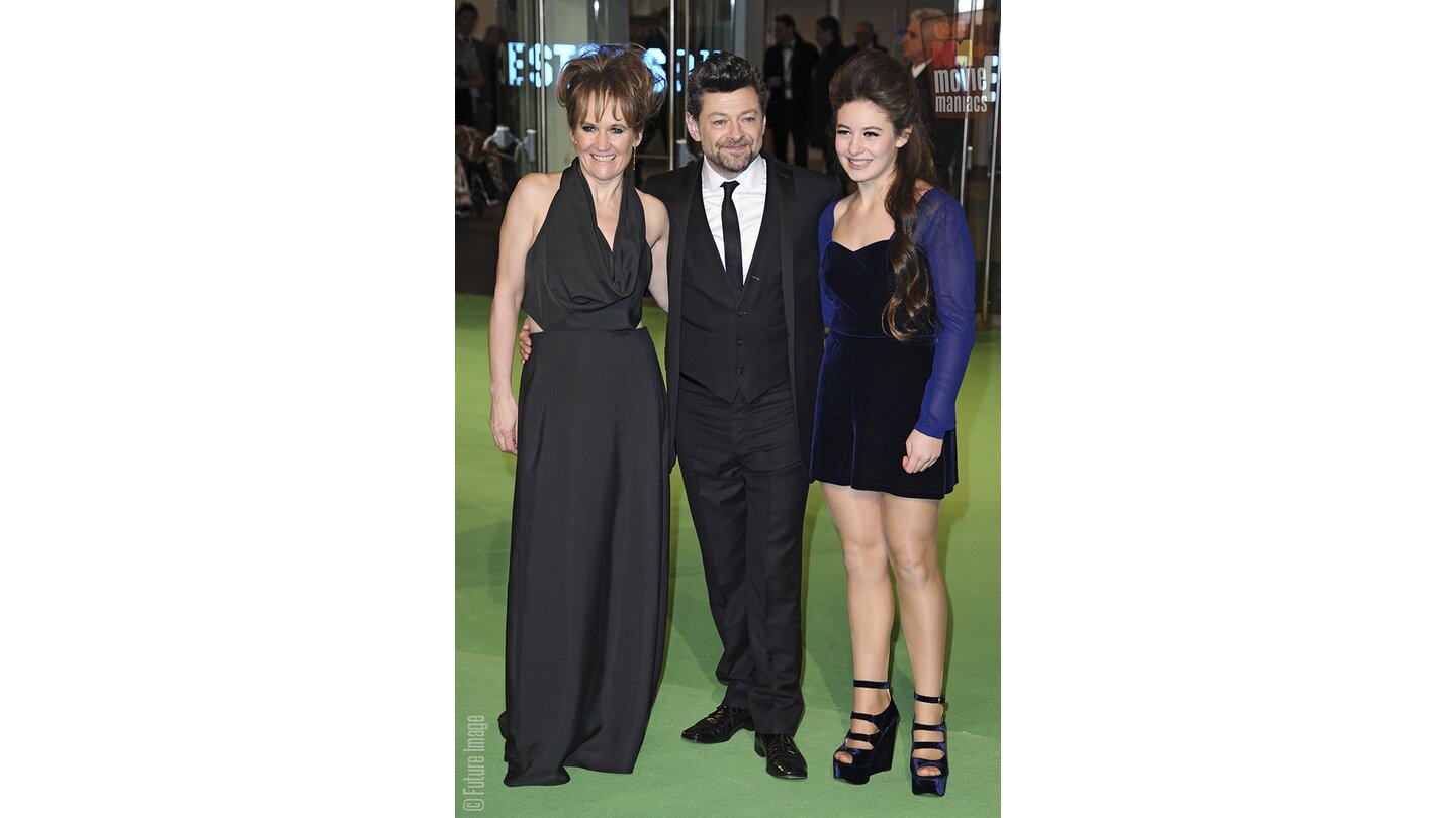 Der Hobbit: Eine unerwartete ReiseAndy Serkis (Gollum) mit Gattin Loraine Ashbourne und Tochter bei der Premiere von Der Hobbit in London.