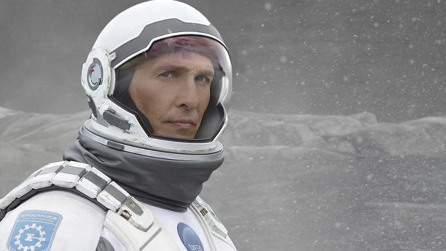 InterstellarCooper (Matthew McConaughey) bekommt die Bedeutung von relativer Zeit am eigenen Leib zu spüren.
