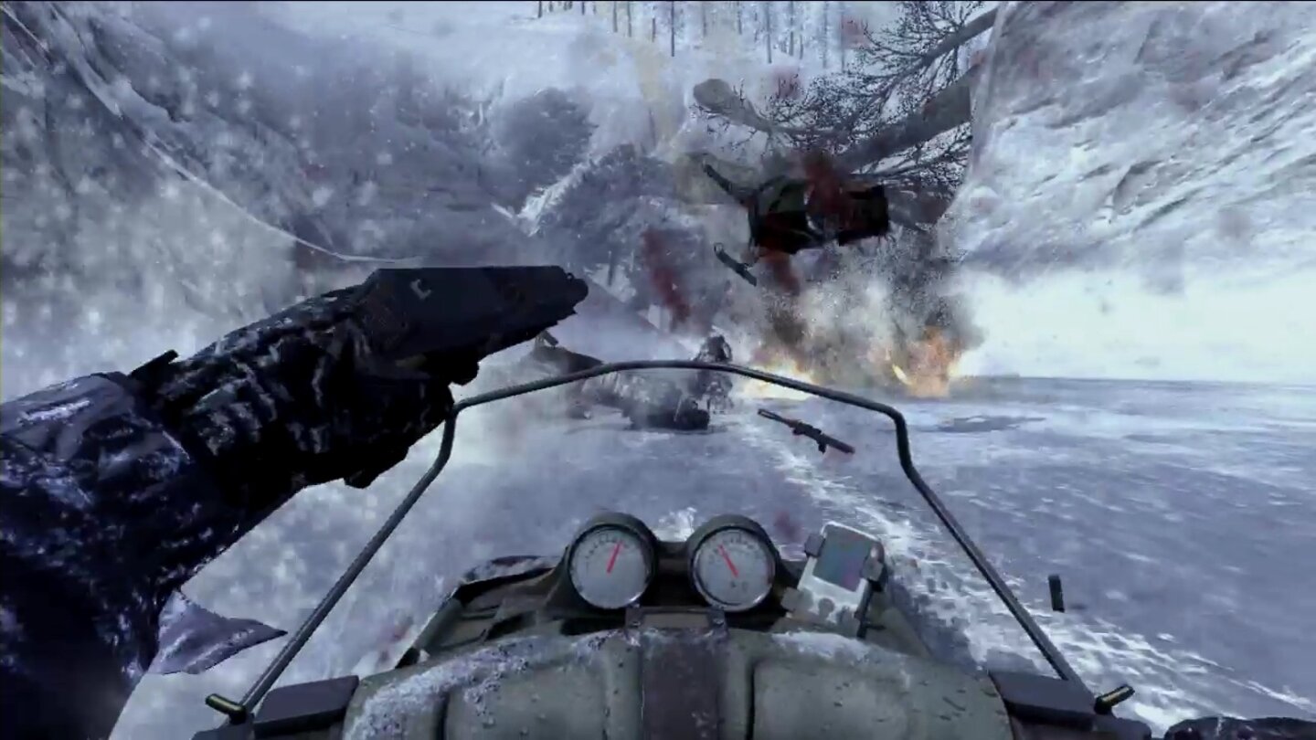 Modern Warfare 2Das große Finale: Sanderson hat sich ein Schneemobil geschnappt und brettert durch die verschneite Landschaft. Nach einer bleihaltigen Hetzjagd endet das Spektakel.