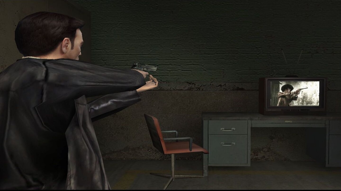 Max Payne 2…in den Levels verteilten Details. Hier läuft zum Beispiel gerade eine Fernsehsendung, an einer anderen Stelle…