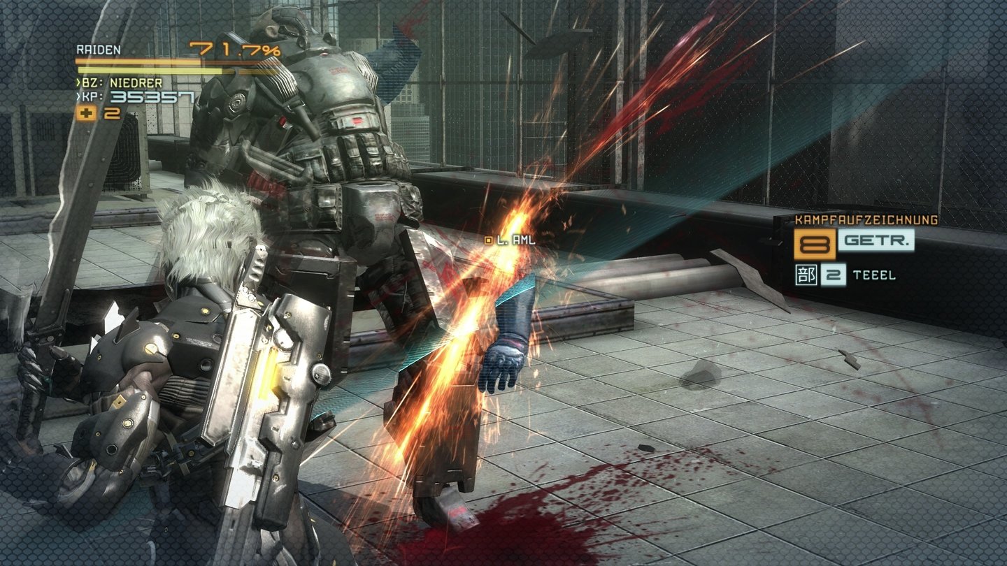 Metal Gear Rising: RevengeanceDieser Cyborg-Koloss schlägt hart zu, weshalb wir ihm kurzerhand den Arm abschlagen.