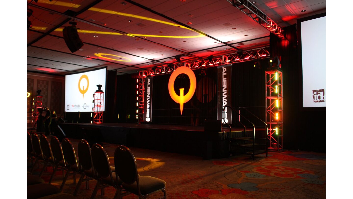 QuakeCon 2011Ein weiterer Ballsaal dient als Auditorium für Ansprachen und eine Handvoll Vorträge.