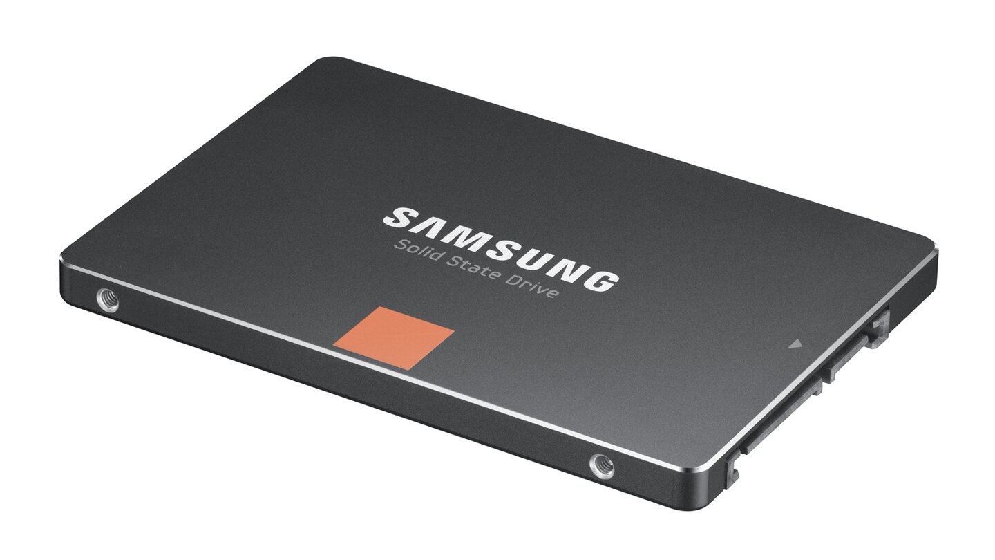 Die SSDs werden dem aktuellen Standard entsprechend über SATA3 mit 6,0 Gbit/s angeschlossen, sind aber voll abwärtskompatibel zu den älteren und langsameren SATA-Versionen.