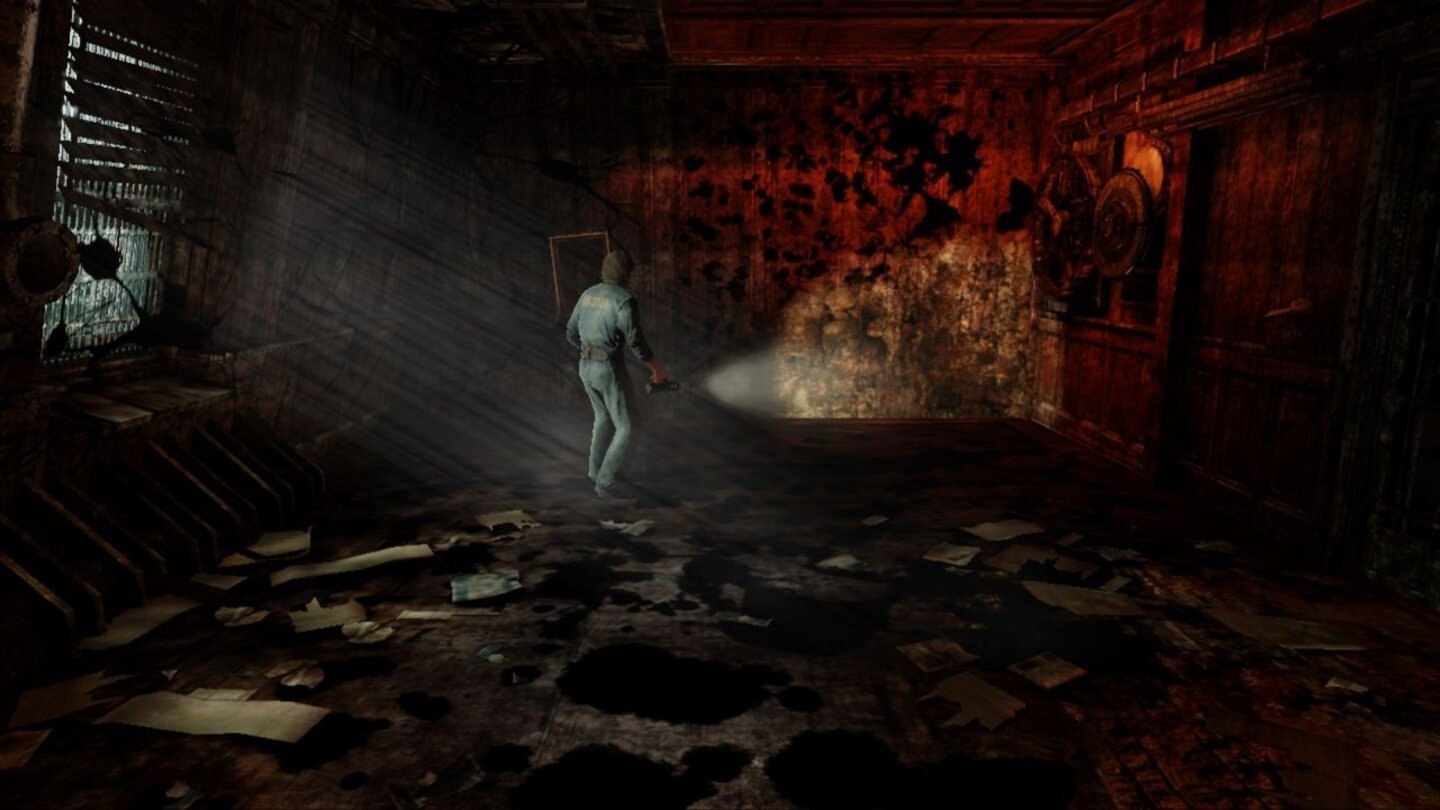 Silent Hill: DownpourMit nicht viel mehr als einer Taschenlampe ausgerüstet, muss sich der Ex-Gefangene den Gefahren von Silent Hill stellen.