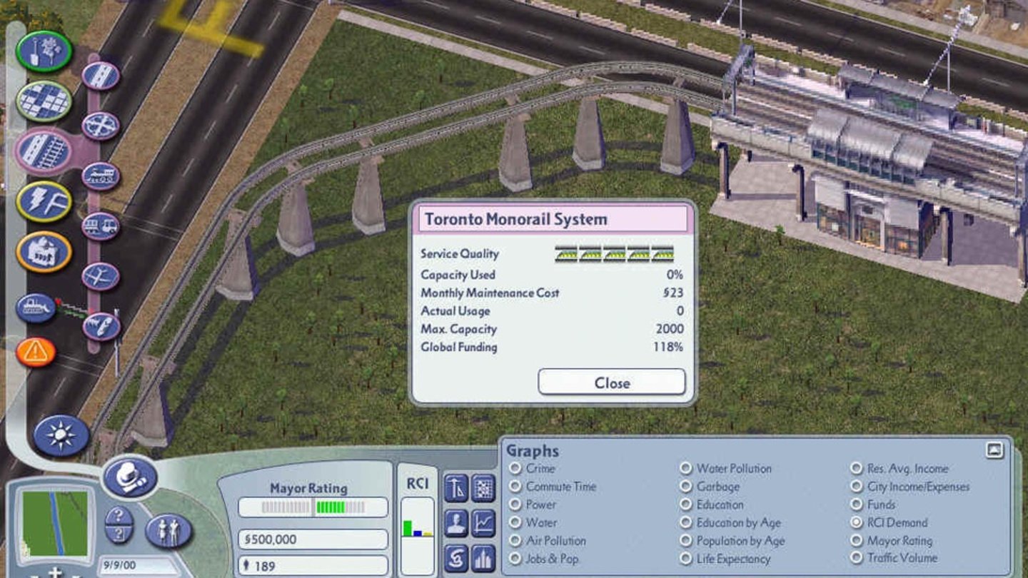 Sim City 4: Rush Hour (2003)Schon im September 2003 bringt Maxis eine Erweiterung für Sim City 4 heraus. »Rush Hour« vertieft das Verkehrssystem und lässt den Spieler Monorails und Hochbahnen bauen. Zudem können einzelne Fahrzeuge jetzt selbst gesteuert werden, um beispielsweise Missionen für die Polizei zu erfüllen.