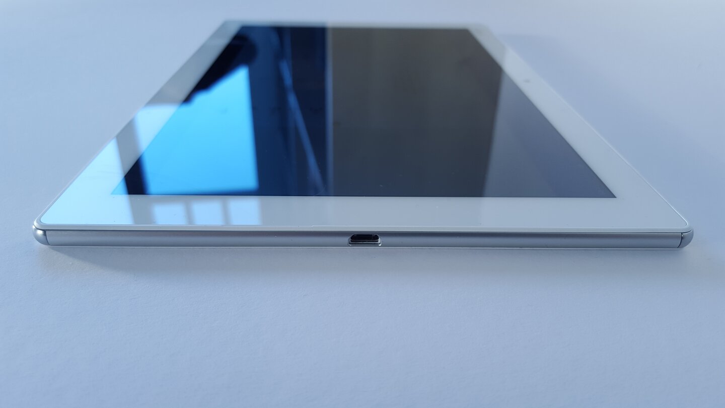 Sony Xperia Tablet Z4 - Alle Anschlüsse sind flüssigkeitsabweisend ausgelegt