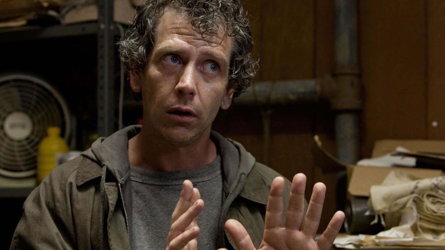 Ben MendelsohnBen Mendelsohn wurde für seine Rolle in der Netflix-Serie Bloodline für den Primetime Emmy Award nominiert, als Schauspieler können wir ihn aber auch aus seinen Rollen in Filmen wie Exodus, The Dark Knight Rises oder Animal Kingdom kennen. Er wird auch beim Star-Wars-Spinoff Rogue One mitspielen.