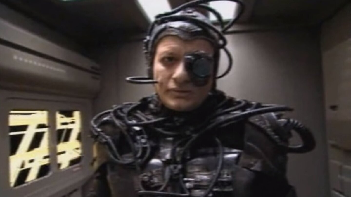 Star Trek: Borg (1996)Q schickt im Kampf gegen die Borg einen Kadetten in der Zeit zurück. Der Spieler hat ein ganz anderes Zeitproblem: Schon nach wenigen Stunden hat er sich durch den interaktiven Film geklickt.