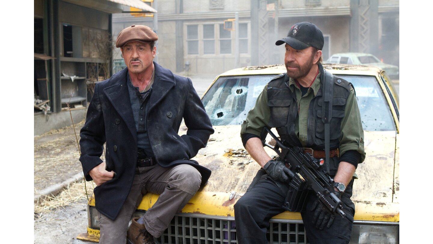 The Expendables 2Chuck Norris ist einer der größten Stars, die im ersten Teil nicht dabei waren. Im Internet kursieren mehr als eine halbe Millionen 'Chuck Norris Facts', wie etwa: 'Chuck Norris hat bis unendlich gezählt. Zweimal.'