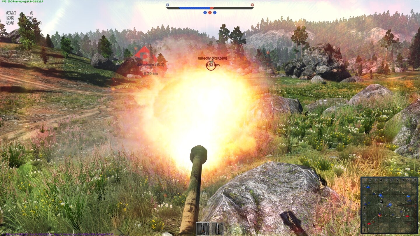 War Thunder: Ground ForcesKrawumm! Auf 500 Meter Distanz versuch en wir einen feindlichen Panzer zu treffen.